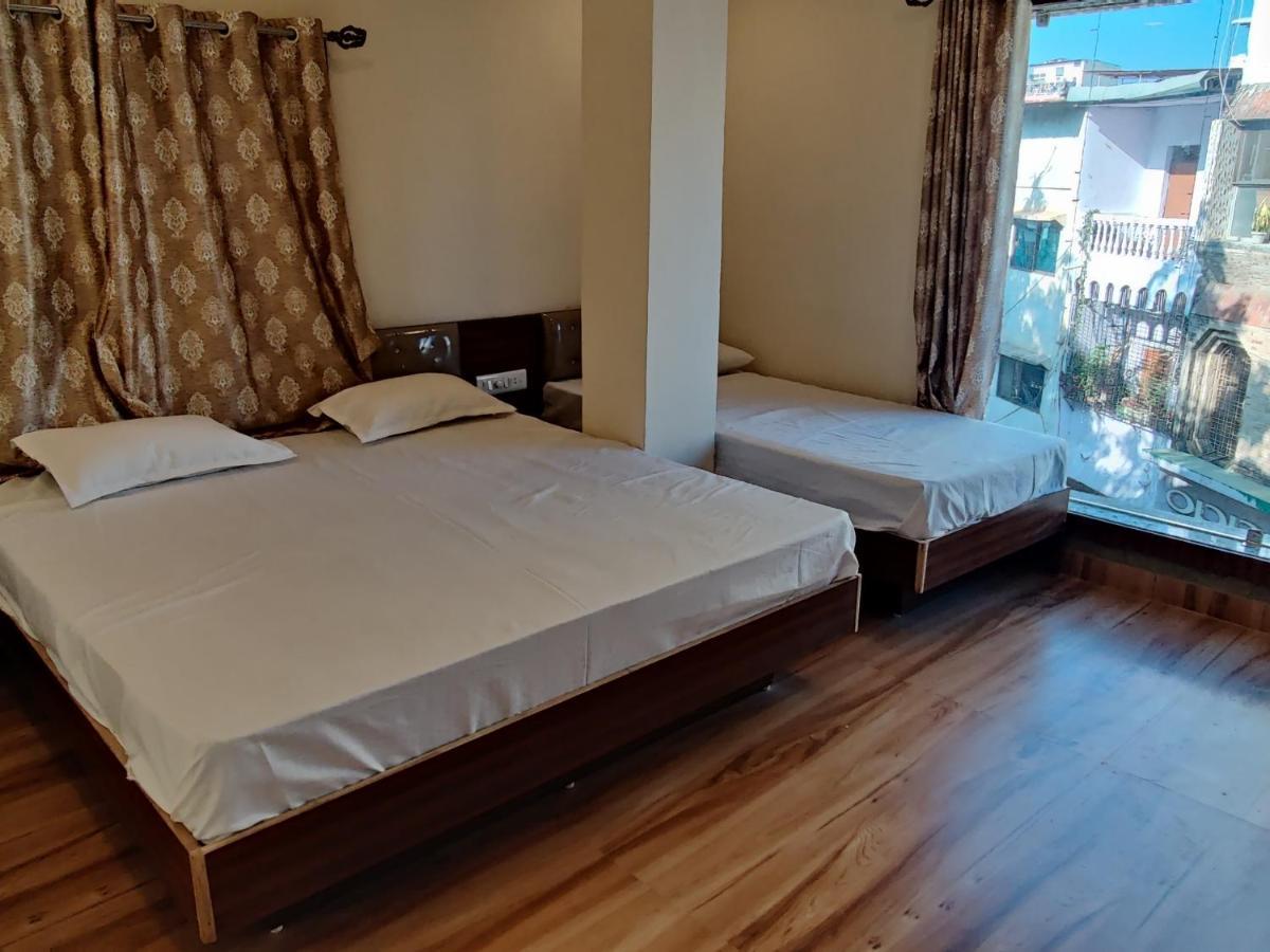 Hotel Shreeji Residency Pachmarhī Екстериор снимка