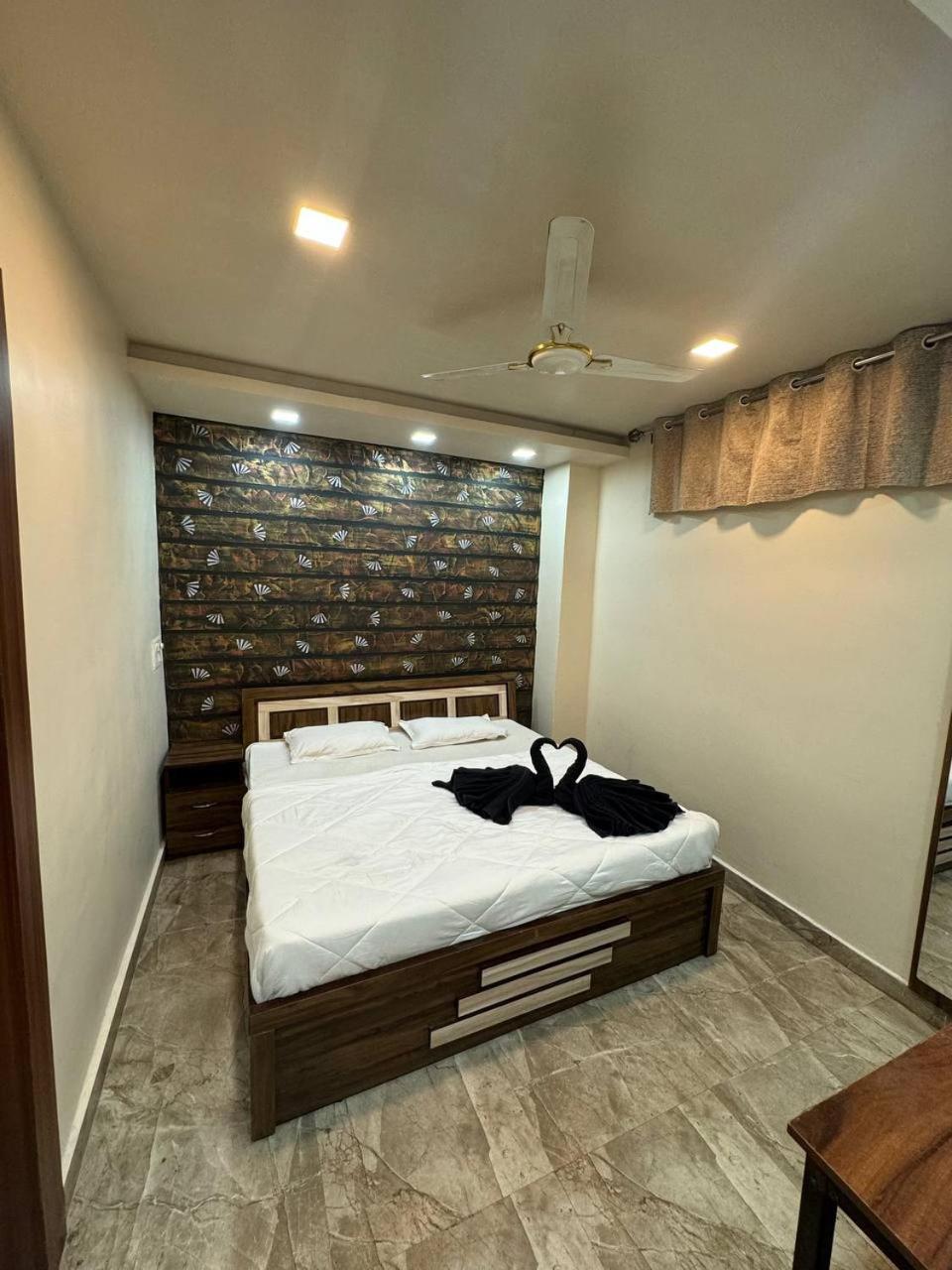 Hotel Shreeji Residency Pachmarhī Екстериор снимка